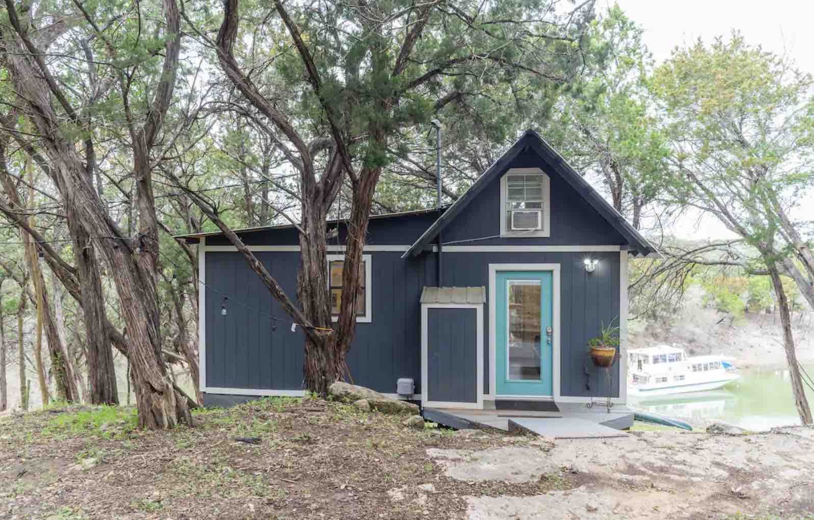 15 Unique Austin Airbnbs: Tiny Houses, Yurts, and Airstreams | 2023