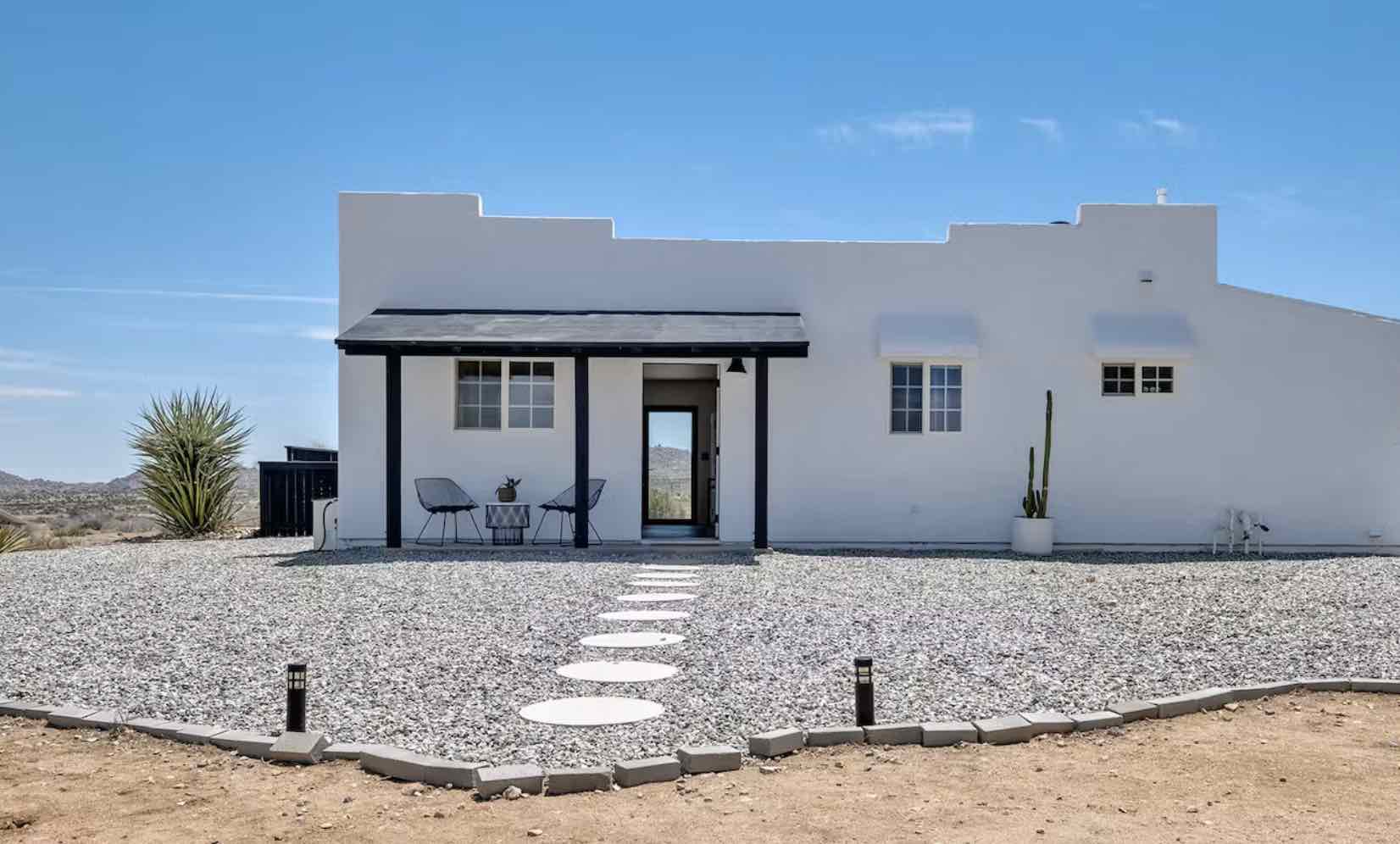 13 Stylish Joshua Tree Airbnbs & Rentals | 2024