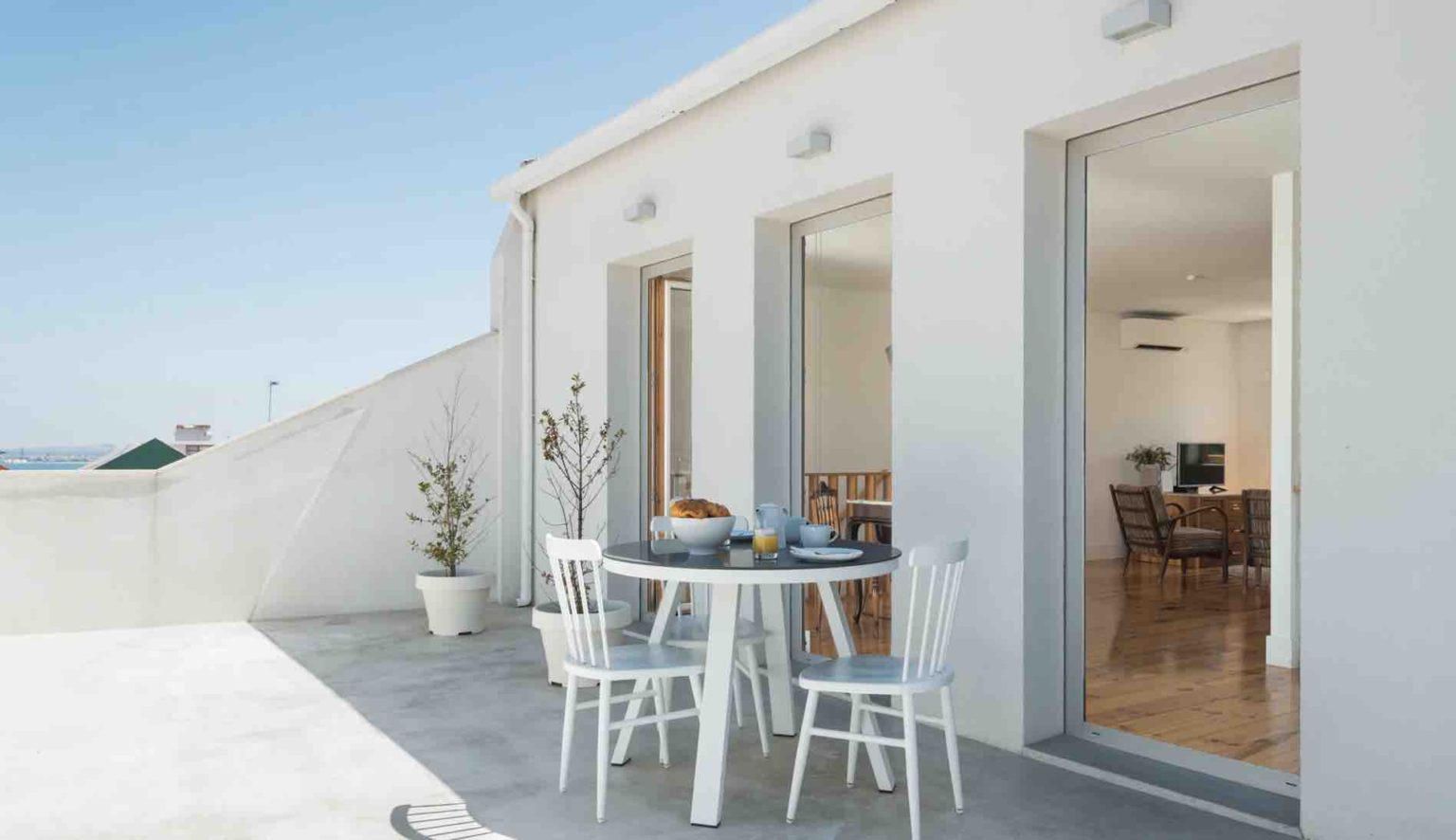 Top 10 Lisbon Luxury Apartments for a Lavish Stay 2023